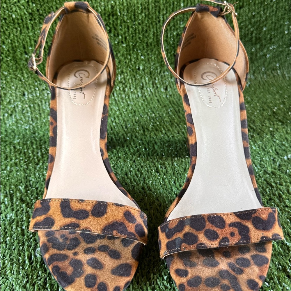 Moving Comfort Leopard Print Heels